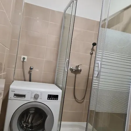 Se-na Apartment *