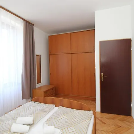 Apartment Se-na *