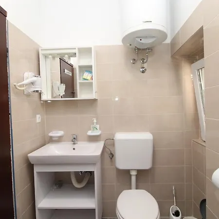 Se-na Apartment *